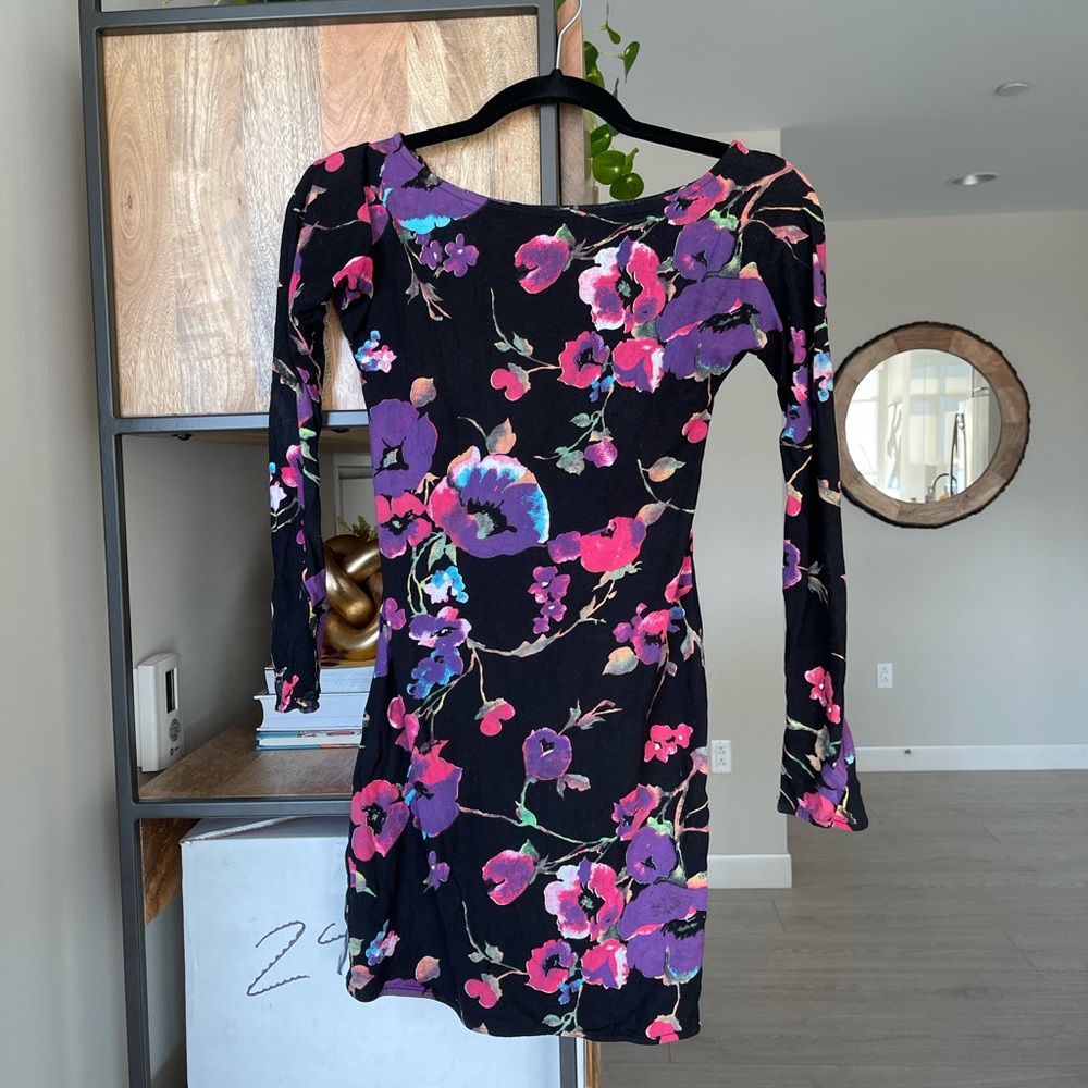 INDAH Body Con Floral Mini Dress